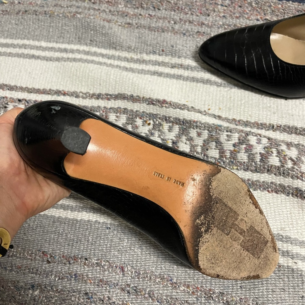 Salvatore Ferragamo Vintage Black pump leather print 7 1/2 - Picture 3 of 9